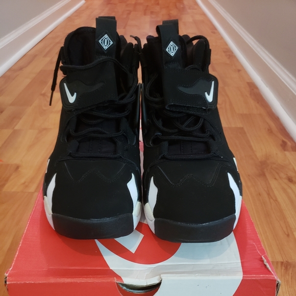 nike shoes with strap on front